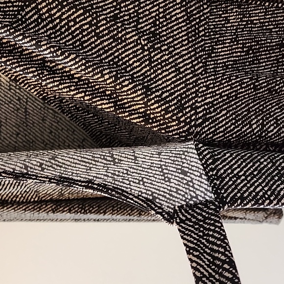 Chaps tan black faux wrap dress sz large - Picture 6 of 6